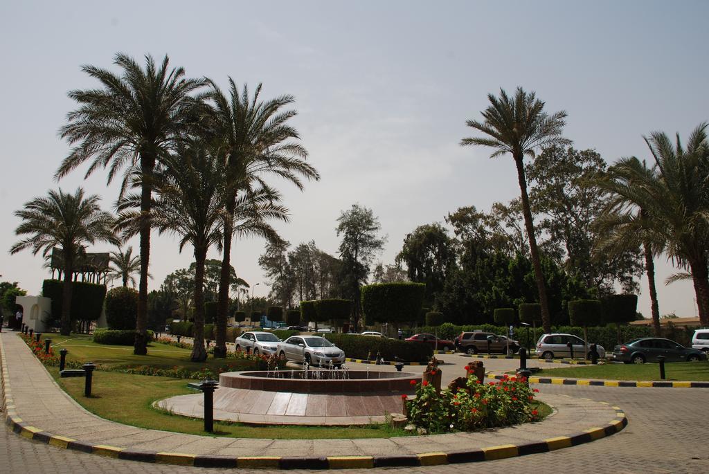 Pyramids Park Resort Il Cairo Esterno foto